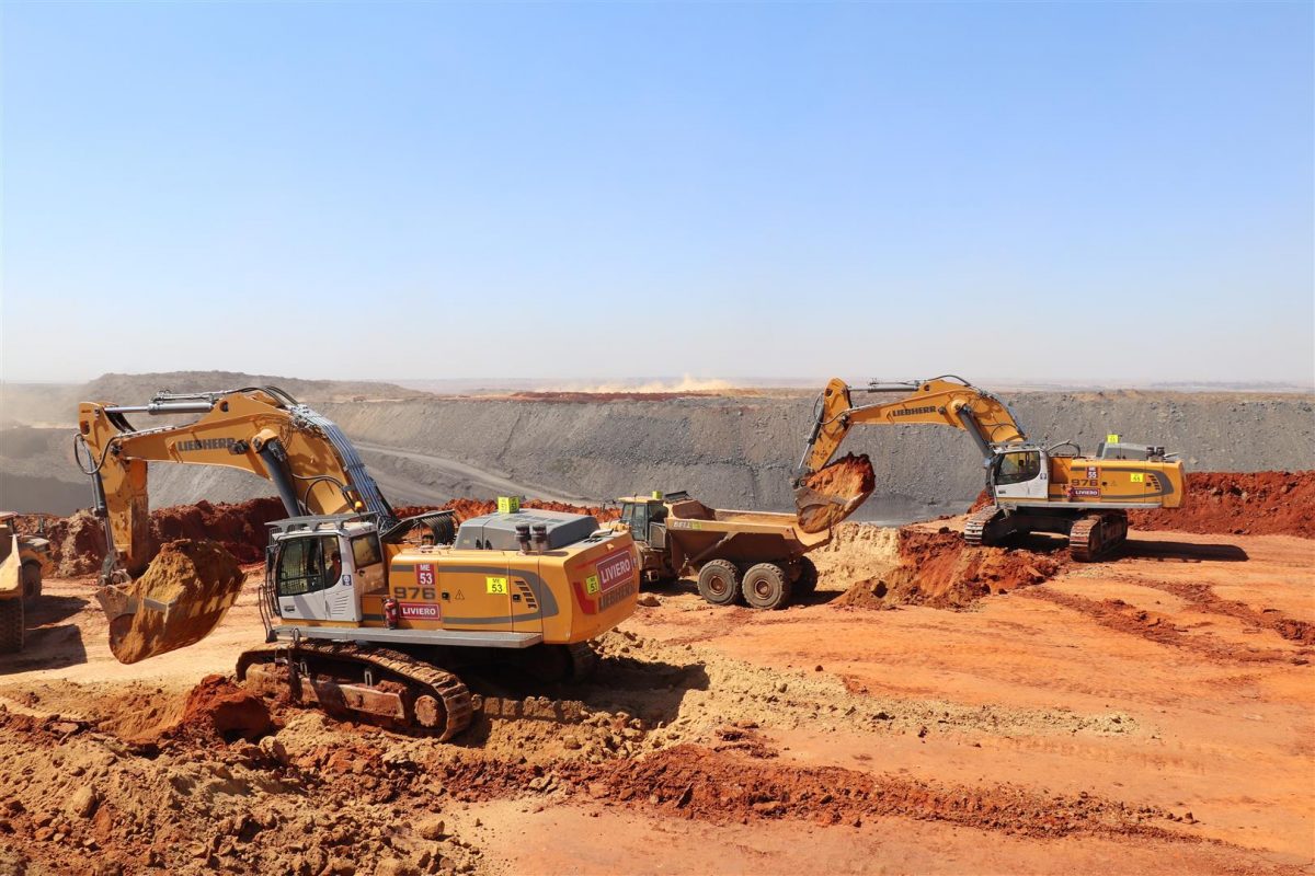 Liebherr crawler excavators playing a key role at South African coal mine
