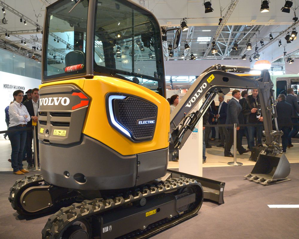 The zero-emissions compact excavator, the first in Volvo’s pledge to commit to a line of electric compact machines, at its launch in bauma.