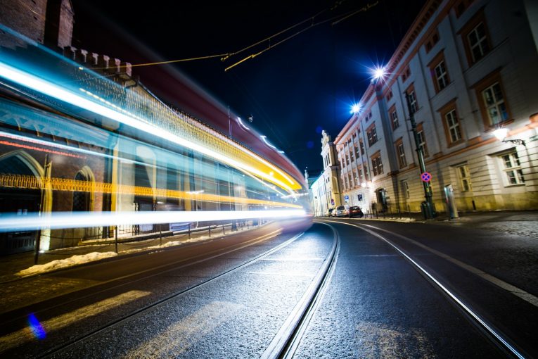 EIB invests €4 billion for transport, business, clean energy and climate resilience