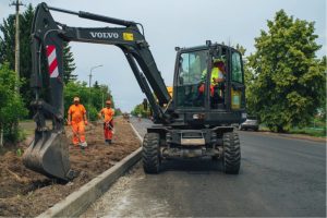 Volvo paves the way for road improvements in Ukraine