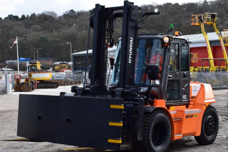 Hardstaff Barriers expanding their fork-truck fleet with Hyundai