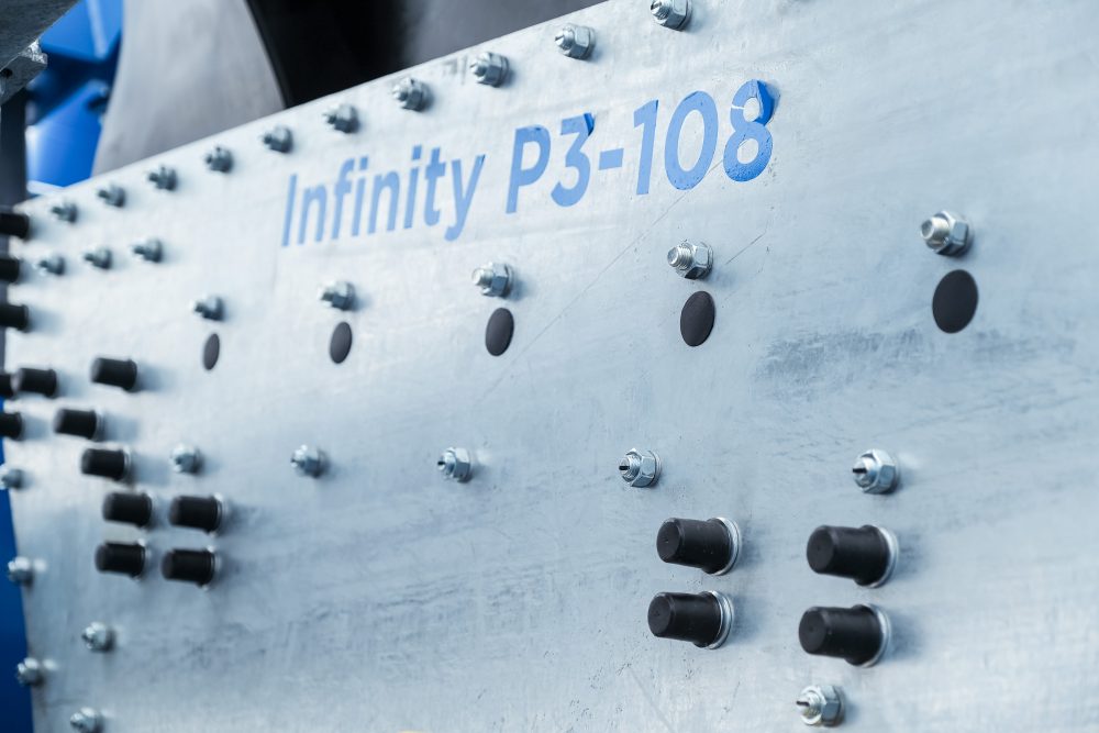 Zero welds and Triolog side wall construction on the Infinity P3-108.