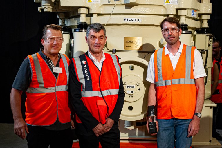 Metso celebrates the sales milestone of 10,000 HP Series cone crushers