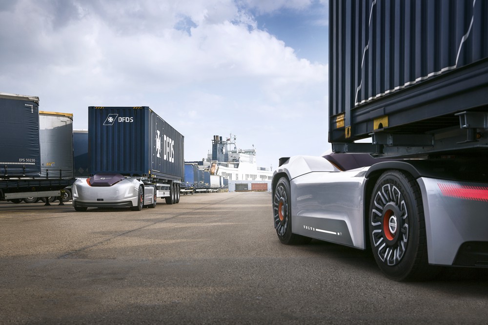 Volvo's autonomous Vera delivers her first container to Swedish port
