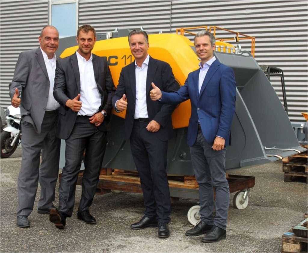 (L-R)Rokla’s Klaus Volkert and Robert Piasecki with Hartl Crusher’s Dominik Hartl, Alexander Hartl.