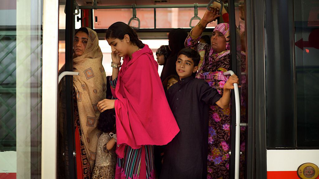 ADB supports Bus Rapid Transit System in Karachi to improve public transport