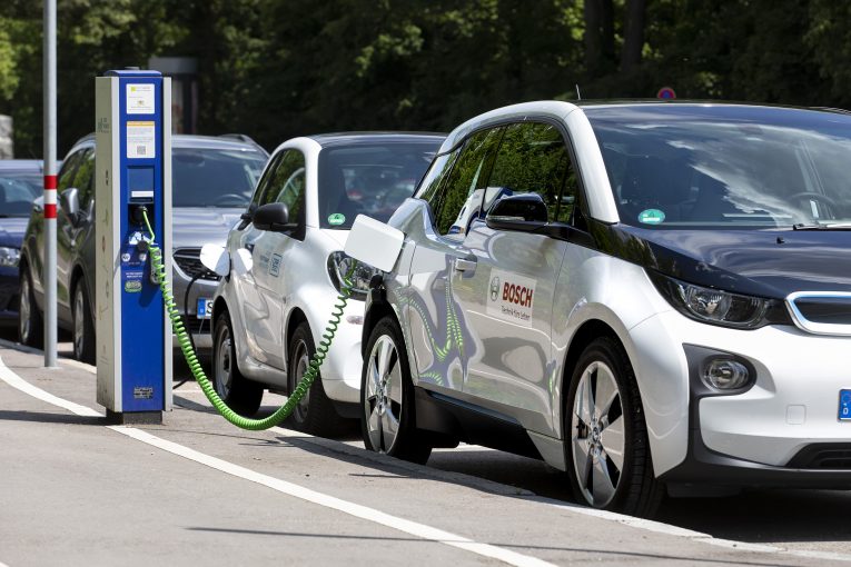 Bosch technology extending the service life of electric-vehicle batteries