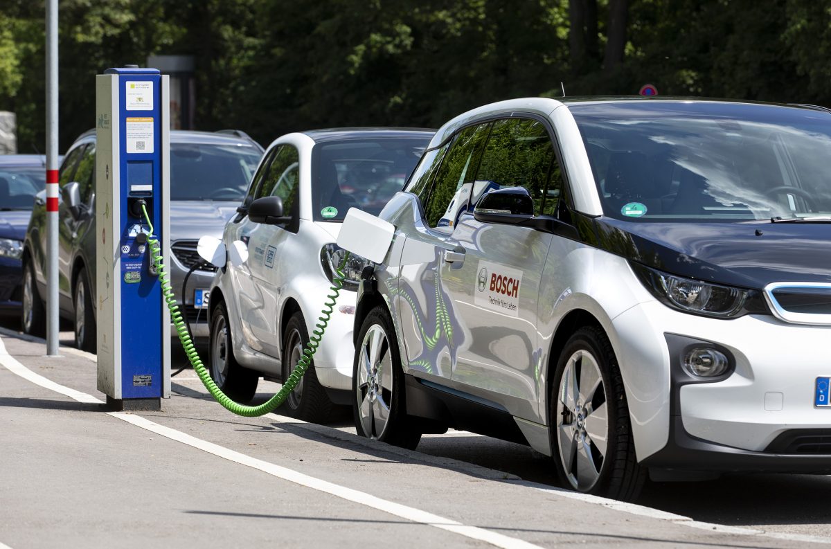 Bosch technology extending the service life of electric-vehicle batteries