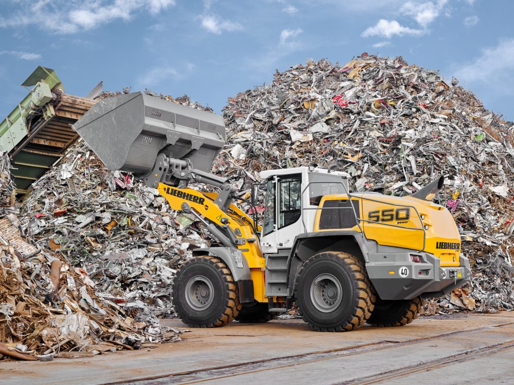 The Liebherr L 550 XPower® can handle both short and long distances as well as driving on gradients with maximum efficiency. The high performance of the machine boosts operational productivity.
