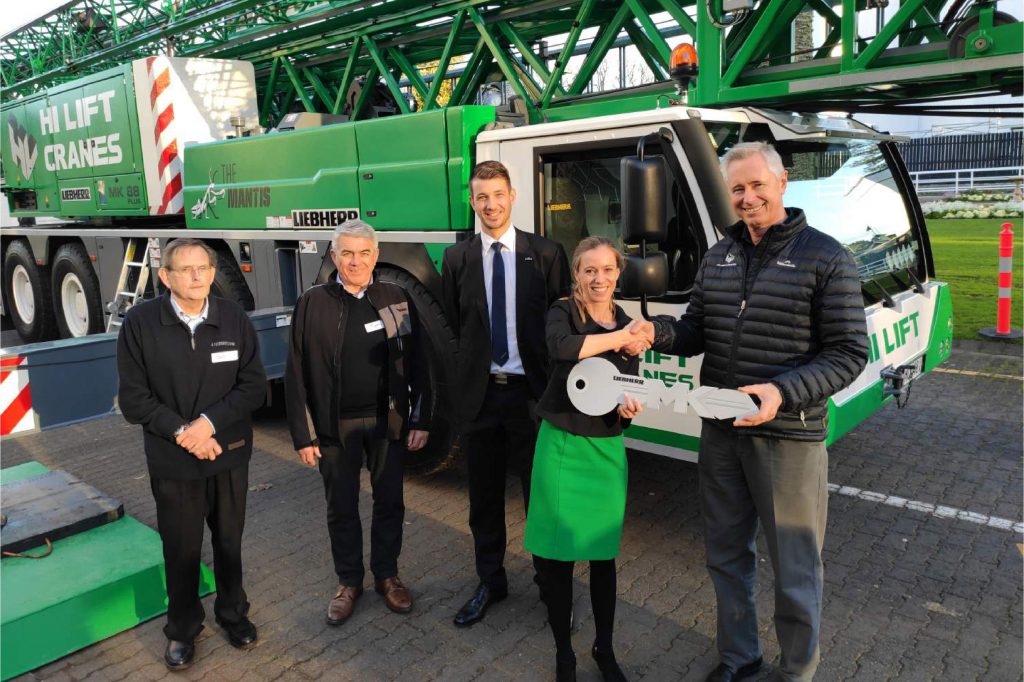f.l.t.r.: Bill Houlker (Liebherr), Tom Curran (Hi Lift), Thomas Schröder, Aleksandra Meissner (both Liebherr) and Barrie Mabbott (Hi Lift).