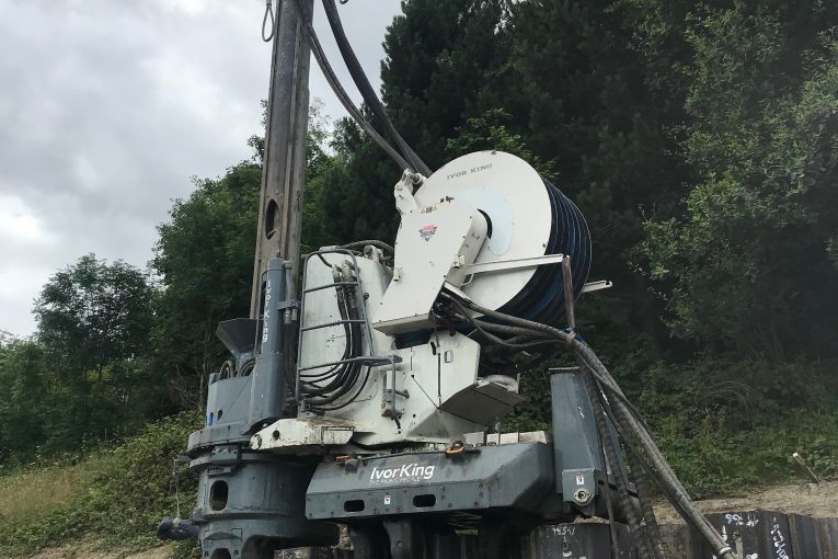 Highways England introduces hydraulic piling rigs for quieter roadworks