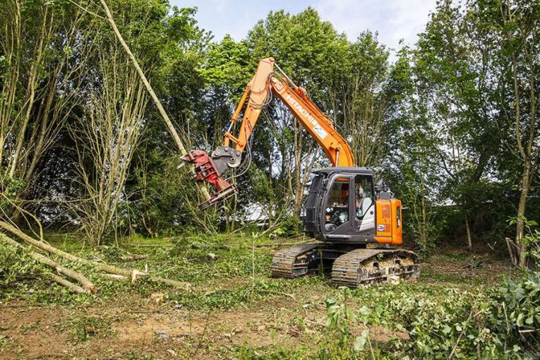 Hitachi forestry excavator offers speed and stability for Mivois Environment in France