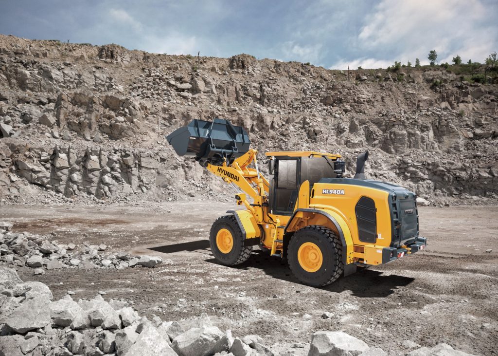Hyundai CE Europe unveils a trio of Stage V compliant HL900 wheel loaders