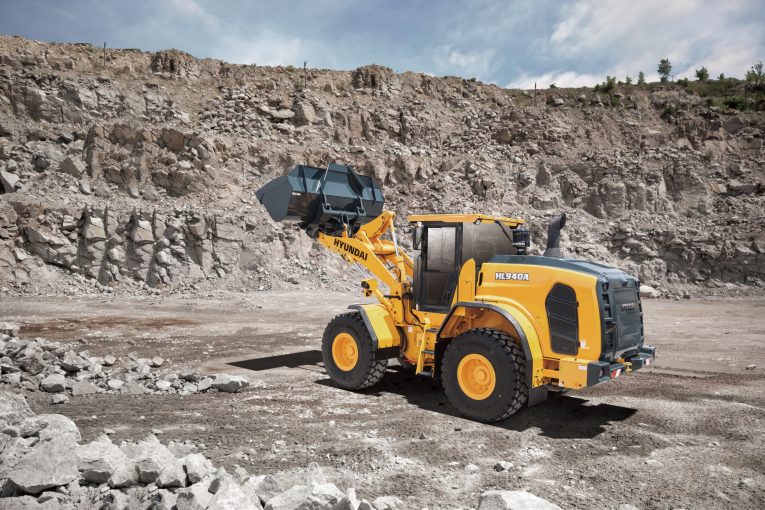 Hyundai CE Europe unveils a trio of Stage V compliant HL900 wheel loaders