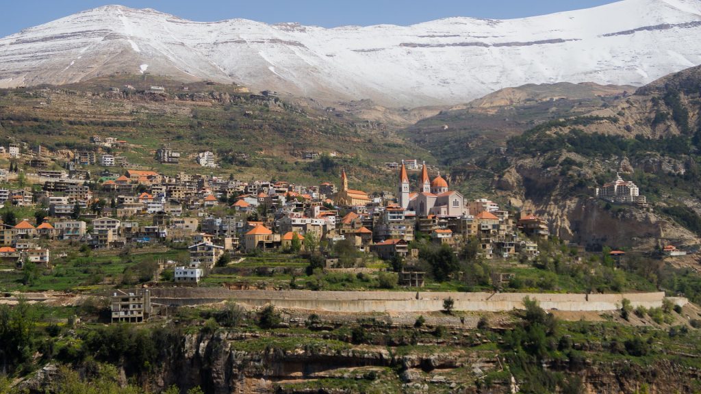 EIB and the CDR signed a financing agreement of €151 million for the rehabilitation and safety improvements of 900 km of roads in Lebanon.