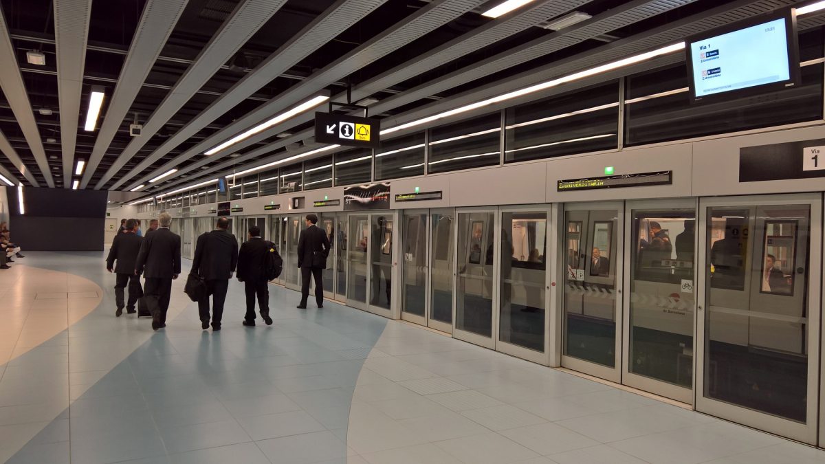 Barcelona buys 42 high-tech trains to modernise metro with €268m EIB support