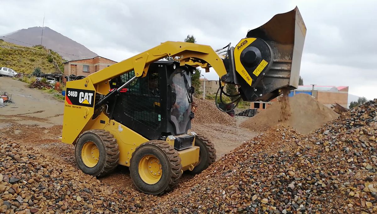 Top tips for using skid steers, loaders and backhoe loaders to their fullest