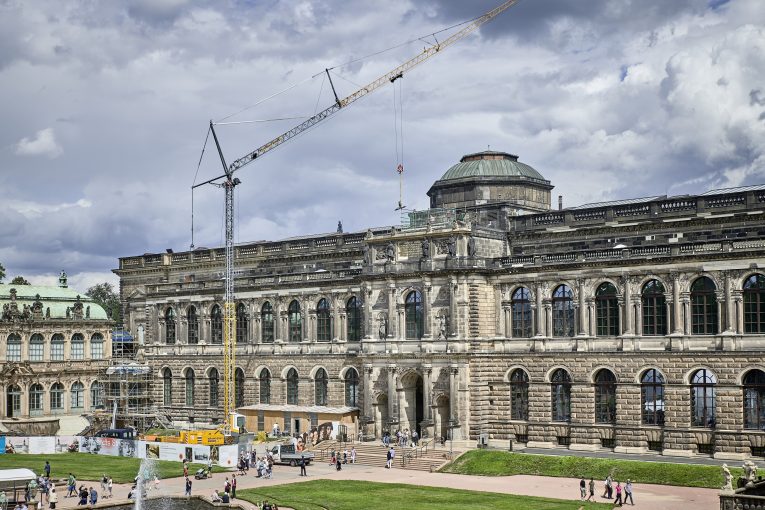 Liebherr mobile construction crane vital part of the Dresden Zwinger renovation