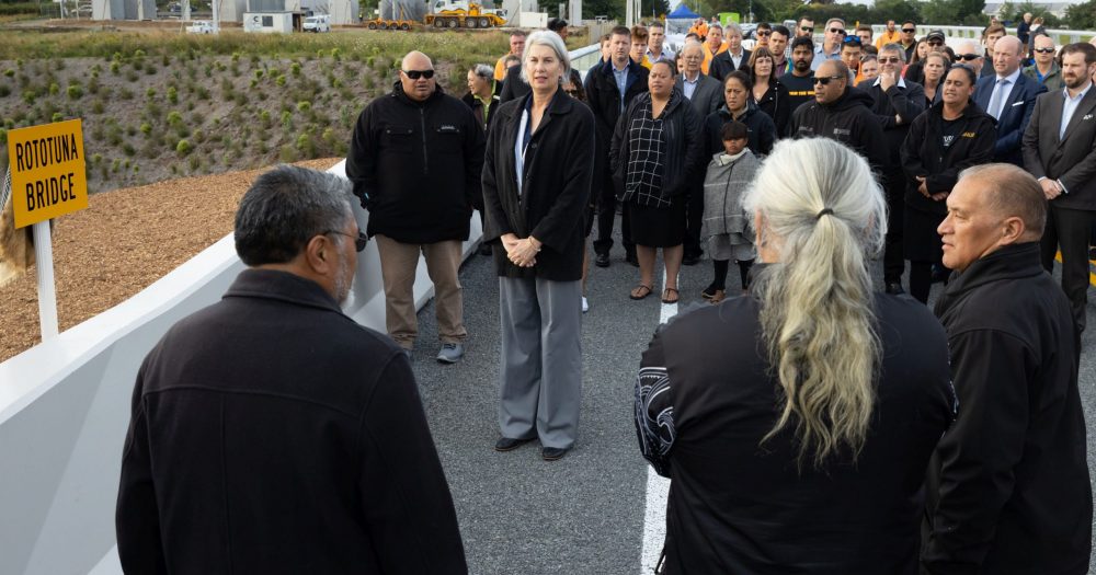 Mayor Southgate unveils bridge name