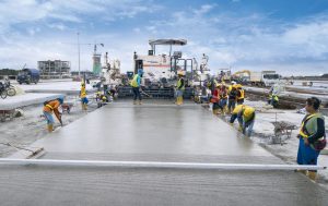 Wirtgen’s high-precision slipform pavers can produce concrete corners with a 90° angle.