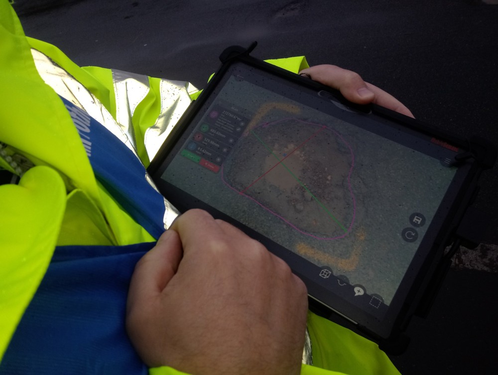 MobileWorxs supports National Pothole Day with Mobile 3D imaging solution