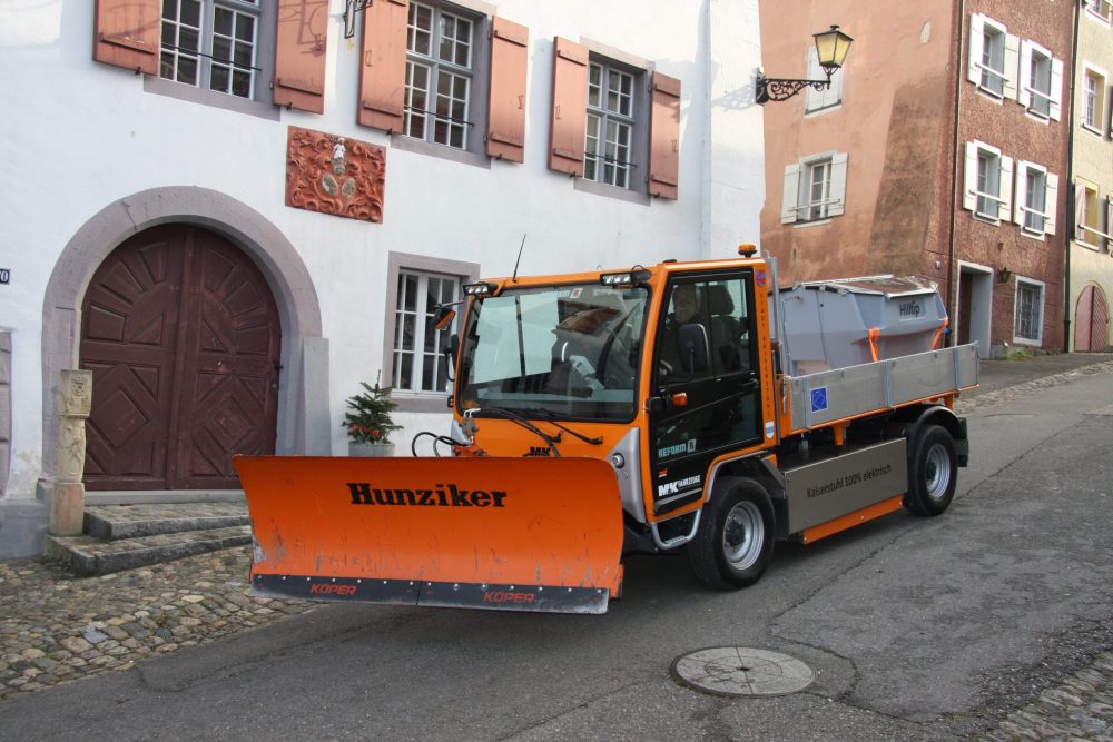Electrical MK-Reform Boki implement carrier takes to the streets in Switzerland