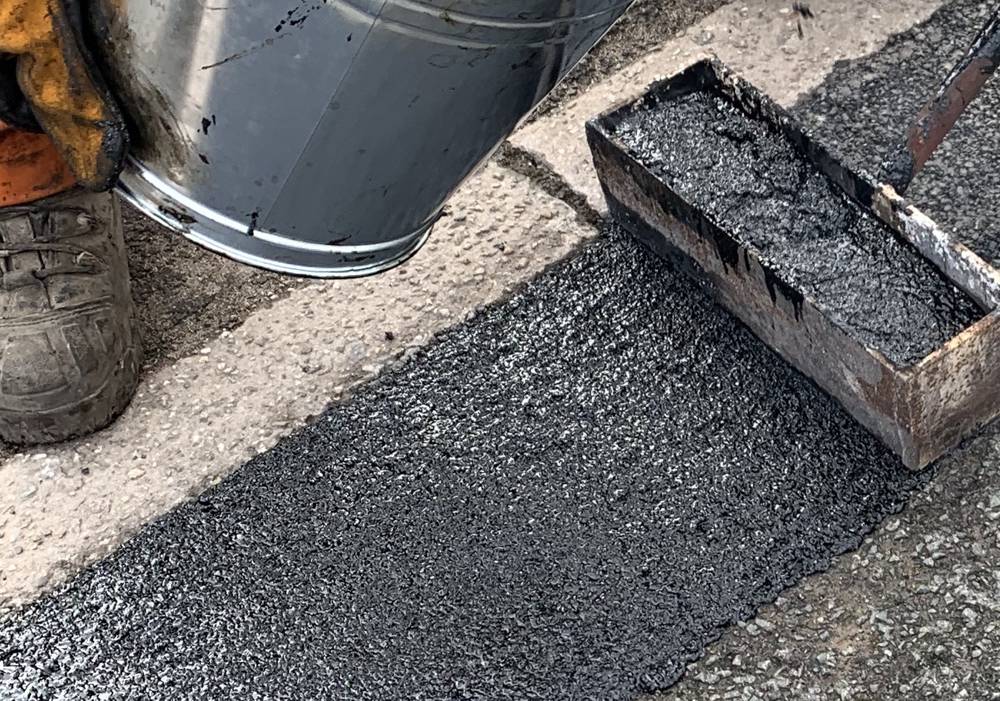 Roadmender UK promotes mastic asphalt as the new pothole hero