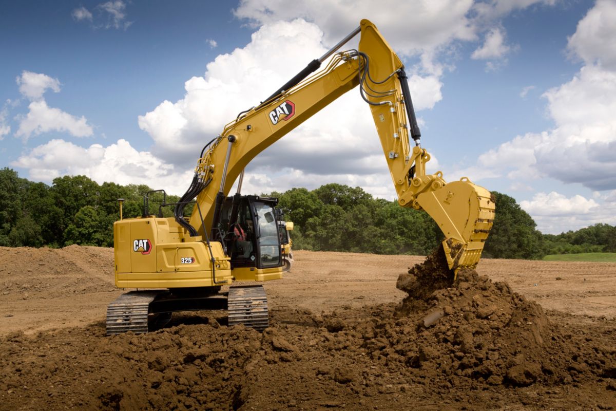 Compact radius design gives next gen Cat 325 Excavator better performance and Safety