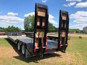 Talbert Manufacturing introduces the 35FG-BVTL fixed-neck, drop deck trailer for small- to mid-size equipment machinery movers.