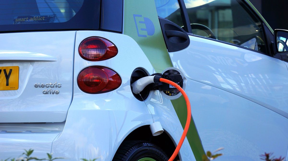 Electric vehicle battery production in Poland boosted with €480m EIB loan