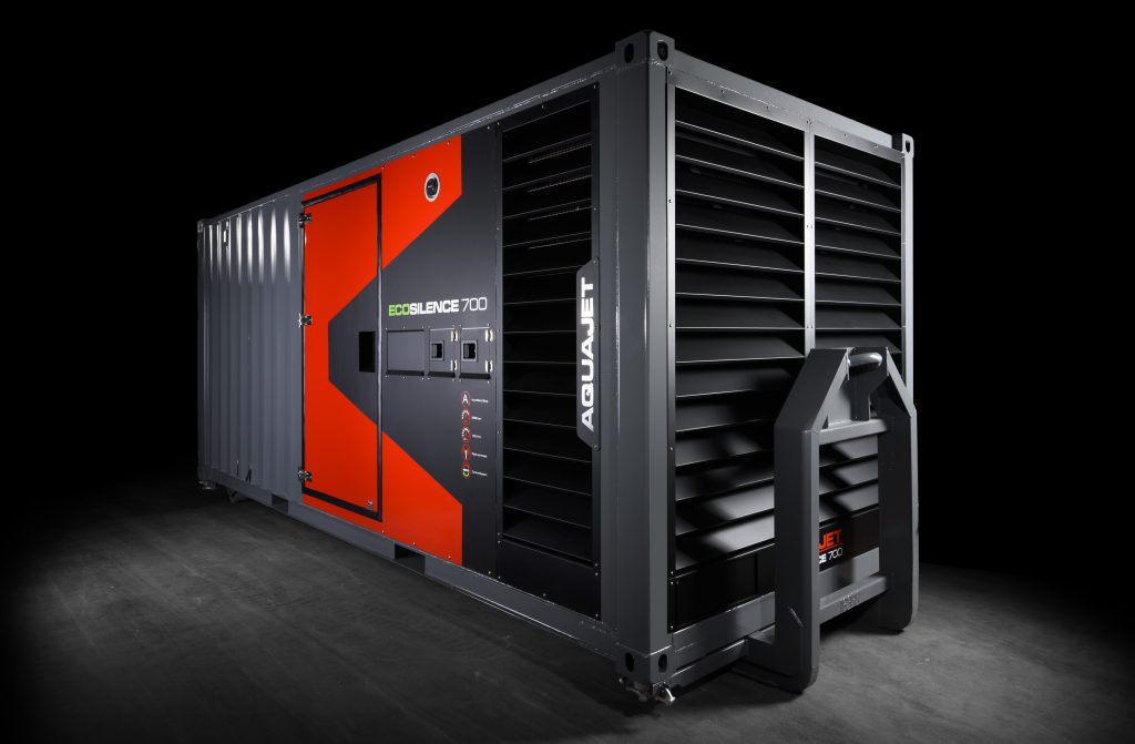 Aquajet’s new Ecosilence 3.0 offers a number of innovations including an integrated, low-emission engine with the latest technology and a liquid-to-air cooling system. It employs auto start/stop technology, which temporarily shuts down the engine when not in operation, reducing idling as much as 50%.