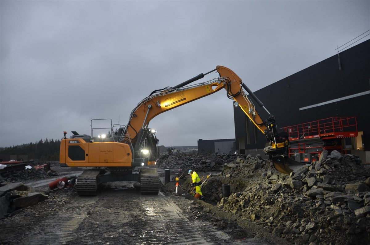 The R 924 purchased by Eggvena Shakts was the first generation 8 excavator delivered in Sweden.