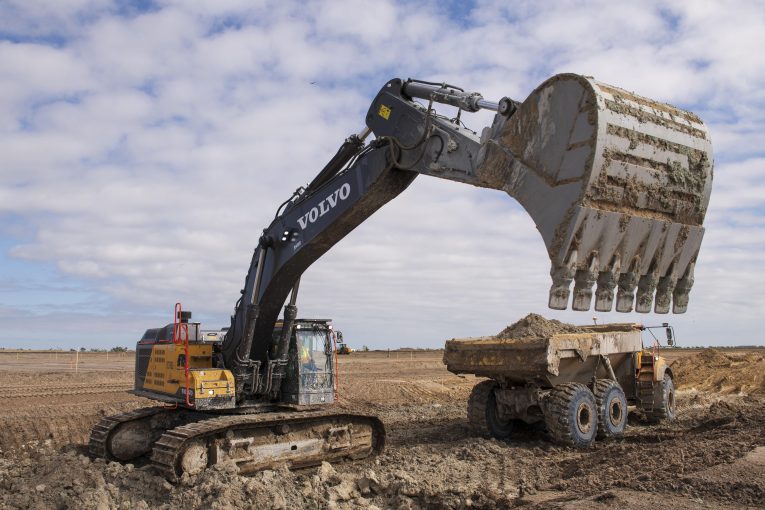 VolvoCE helping to restore the Florida Everglades to its former glory