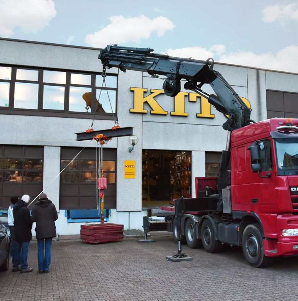 KITO has its manual hoists tested by an independent organization to guarantee excellent quality.