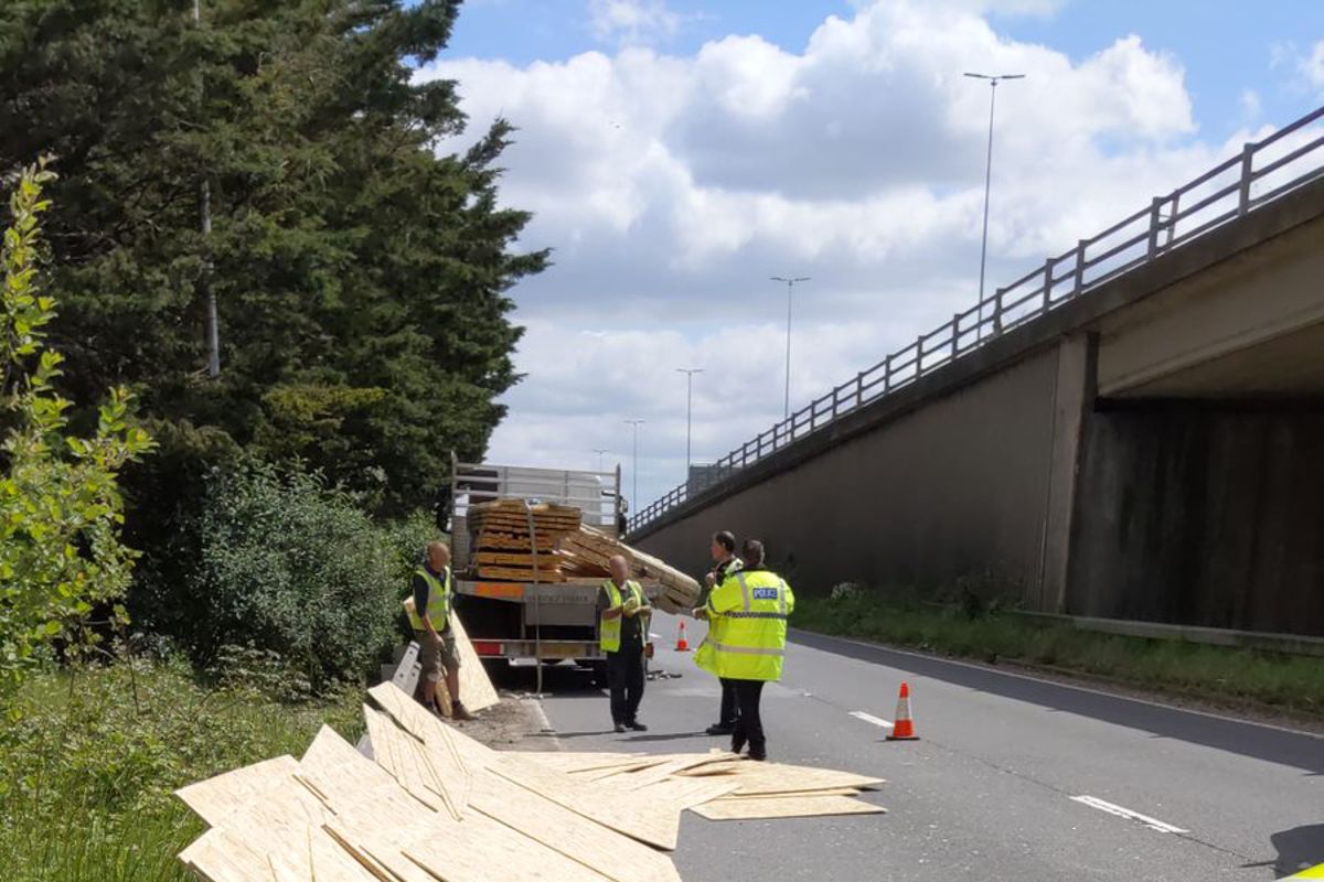 Highways England warns about the dangers of unsecured loads