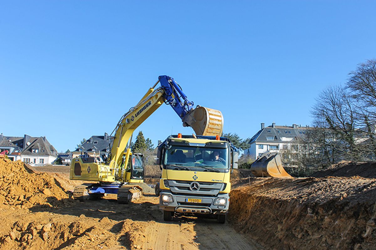 The excavation and tractive forces of the R 938 undercarriage and the swing torque of the uppercarriage have been significantly increased compared to the previous generation.
