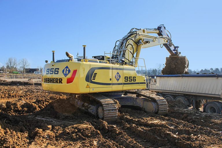 Two new Liebherr crawler excavators head to Félix Giorgetti Sàrl in Luxembourg