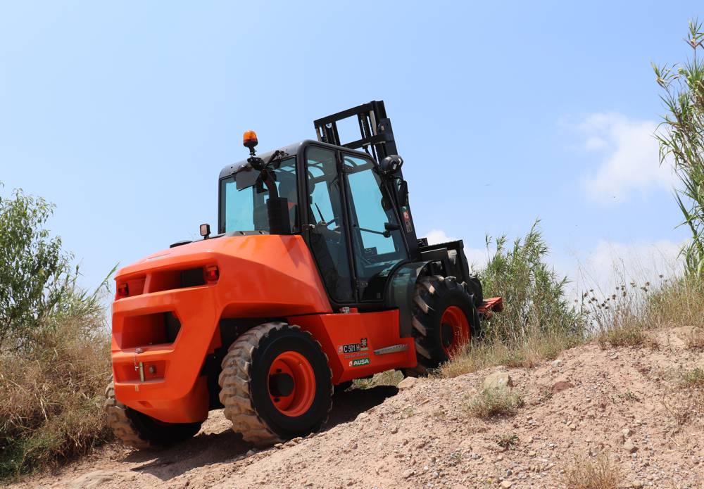 AUSA presentation introduces new dumpers, forklifts and handlers