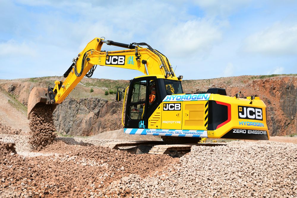 The prototype 20-tonne JCB 220X excavator powered by a hydrogen fuel cell.