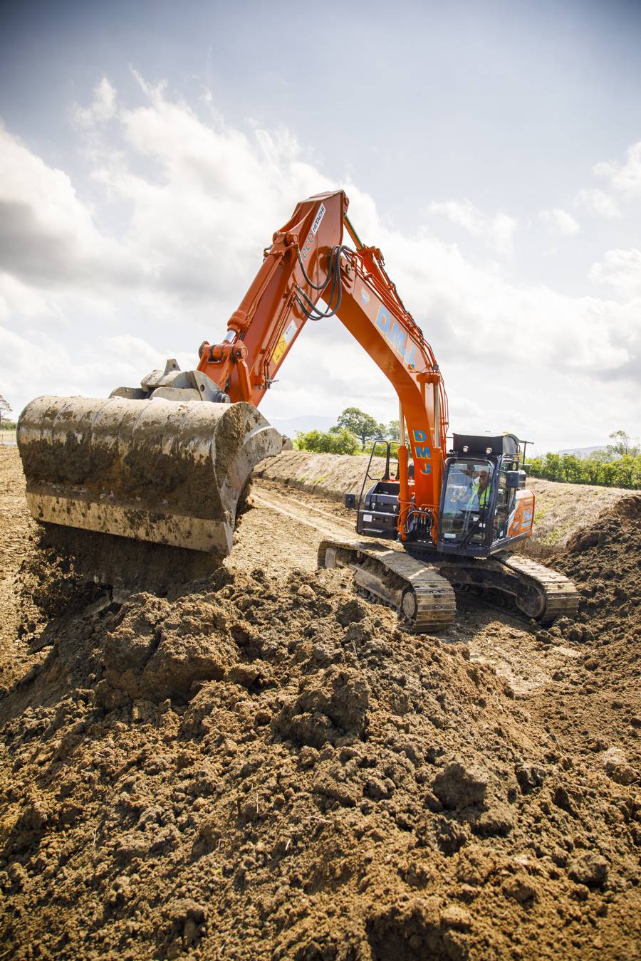 Hitachi's cab comfort a big hit with UK's first Zaxis-7 Excavator operators