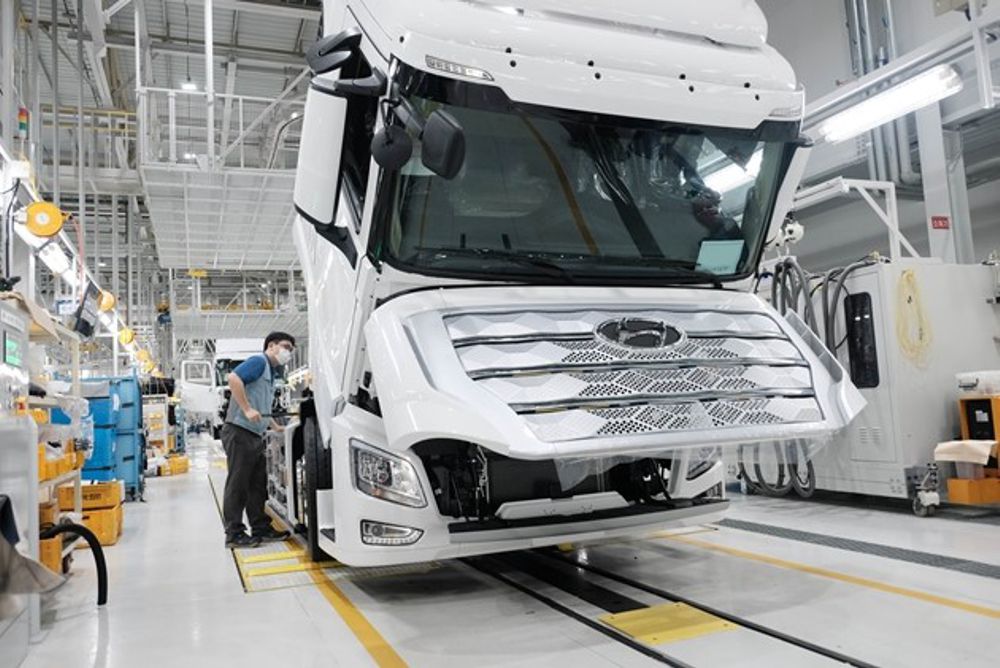 Hyundai Xcient heavy-duty fuel cell truck set for Switzerland