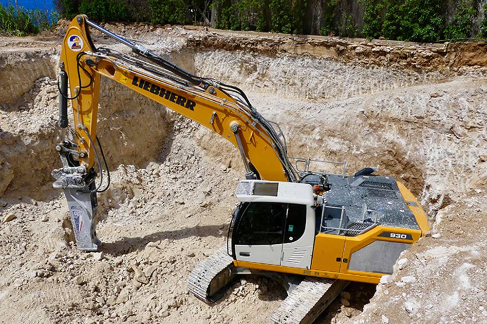 The Dos Mas Group has invested in the R 930 crawler excavator from Liebherr.