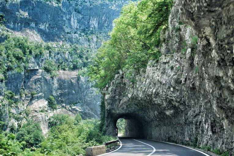 EIB funding €40m reconstruction of major roads in Montenegro