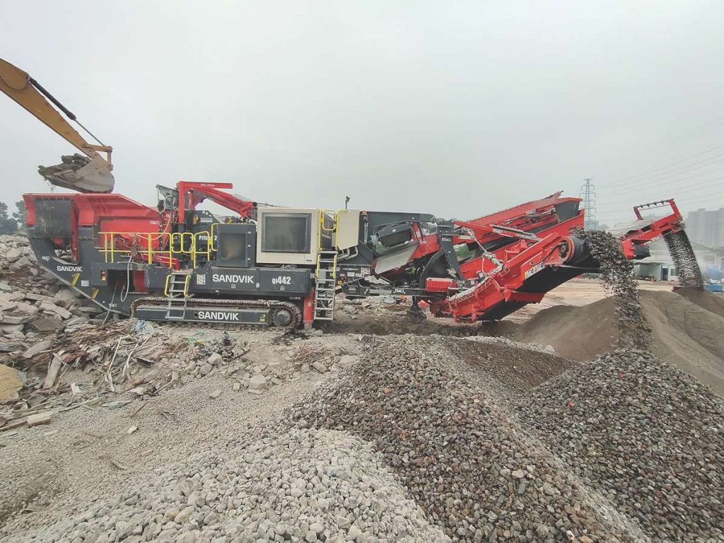 Sandvik QI442 HS Mobile Crusher proves to be a multifunctional success in China