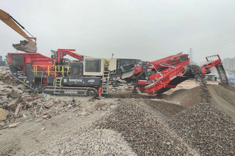 Sandvik QI442 HS Mobile Crusher proves to be a multifunctional success in China
