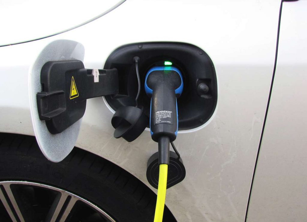 EBRD and KfW IPEX-Bank invest in electric car industry in Poland