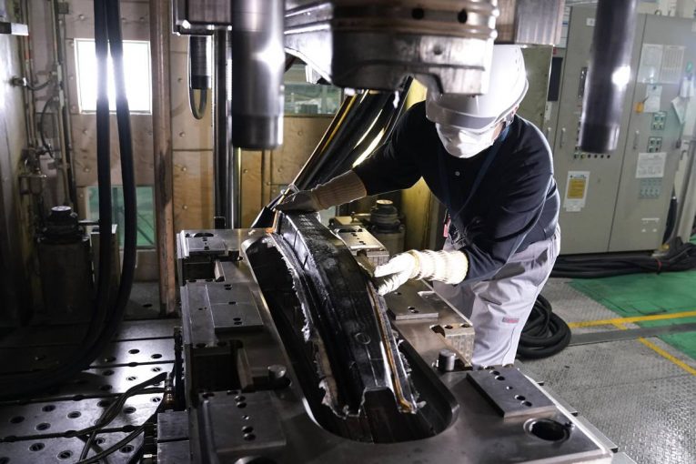 Nissan announces breakthrough in Carbon Fibre manufacturing