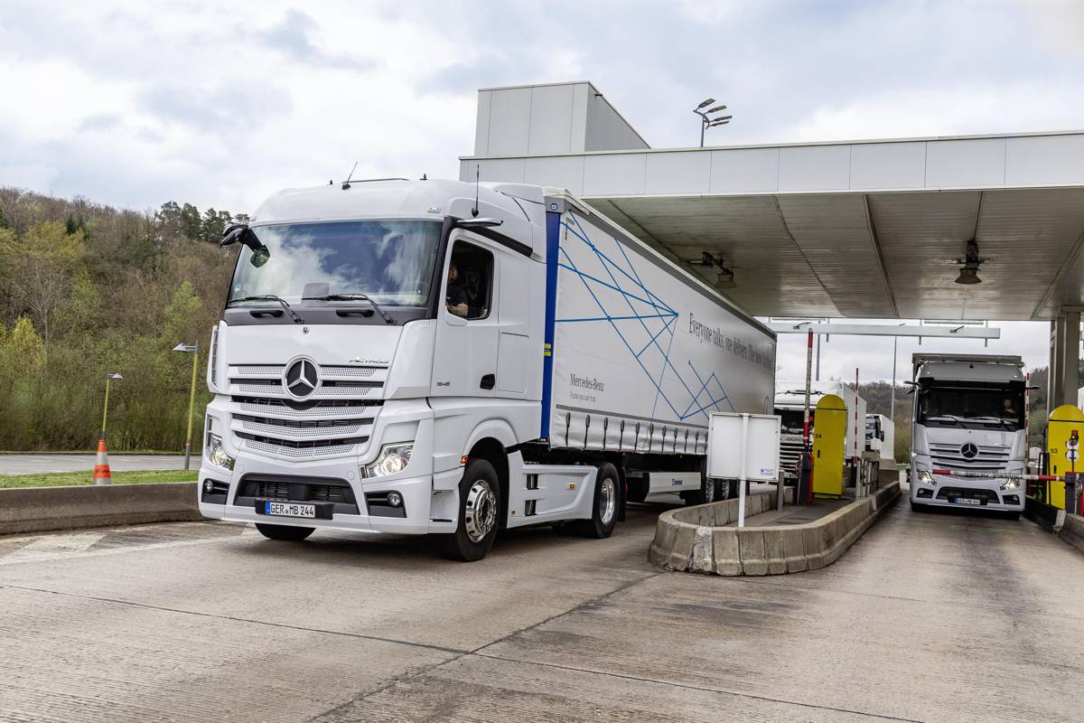 Daimler improve logistics with automatic communications process for inbound deliveries
