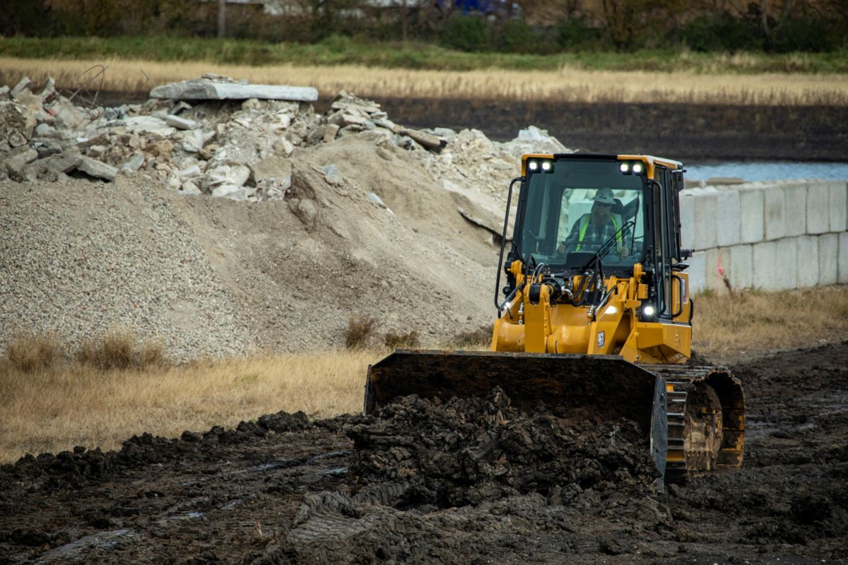 Cat 963 Track Loader delivers versatility and productivity