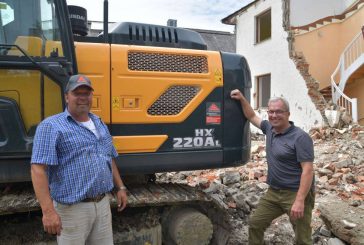 Holzer Tiefbau invest in new Hyundai HX220AL Excavator in Germany